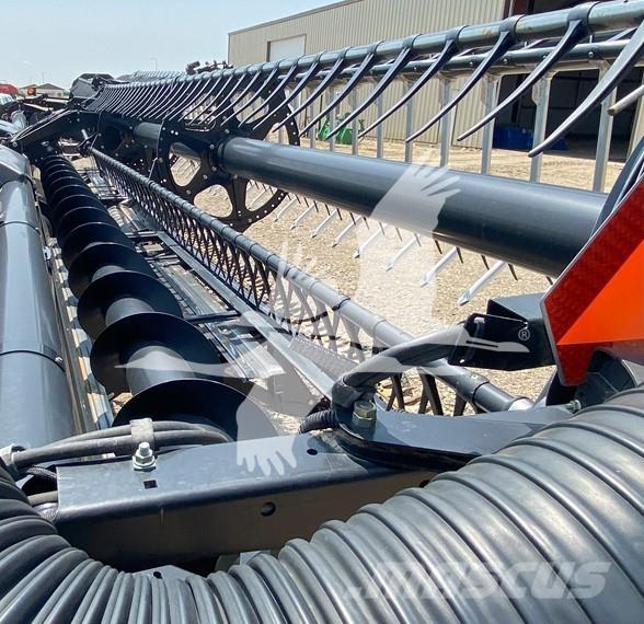 MAC DON FD75D Combine harvester heads