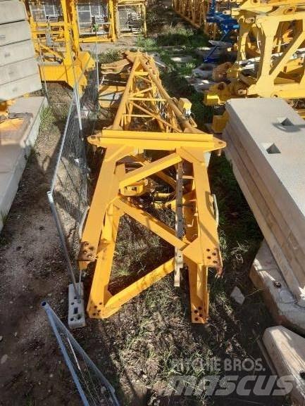 Potain MD 238 J10 Self-erecting cranes