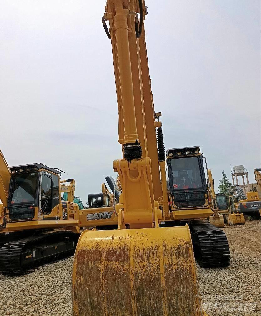 Komatsu PC 210 Crawler excavators