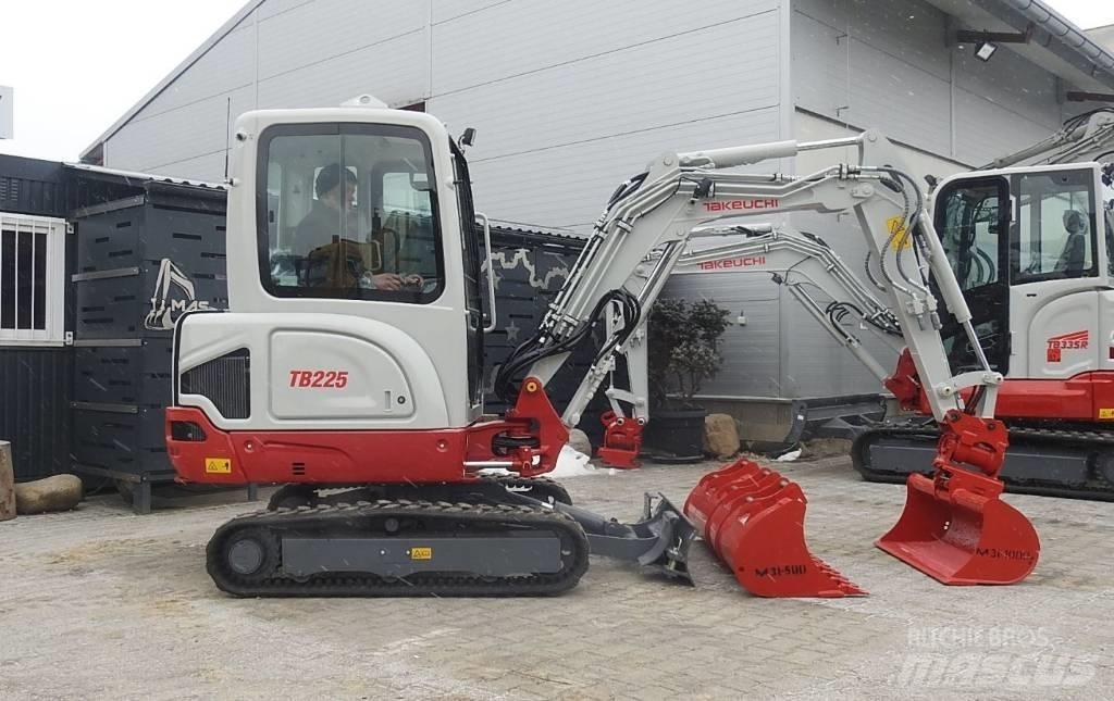 Takeuchi TB225 Mini excavators < 7t (Mini diggers)