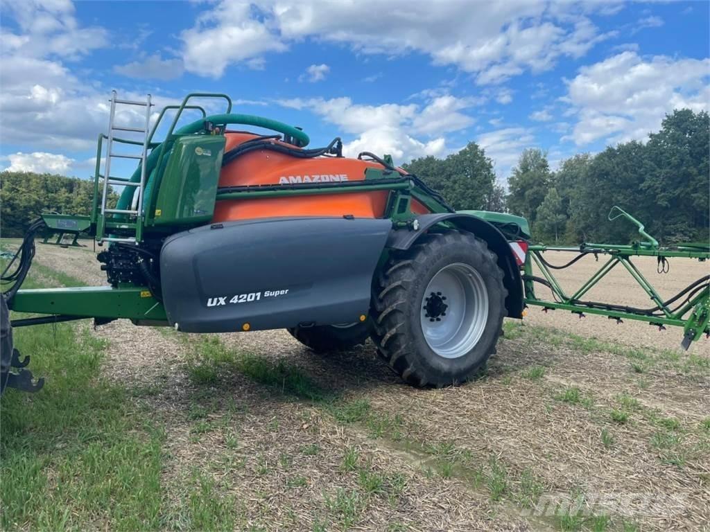 Amazone UX 4201 Trailed sprayers