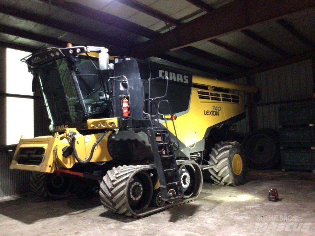 CLAAS Lexion 740 TT Combine harvesters