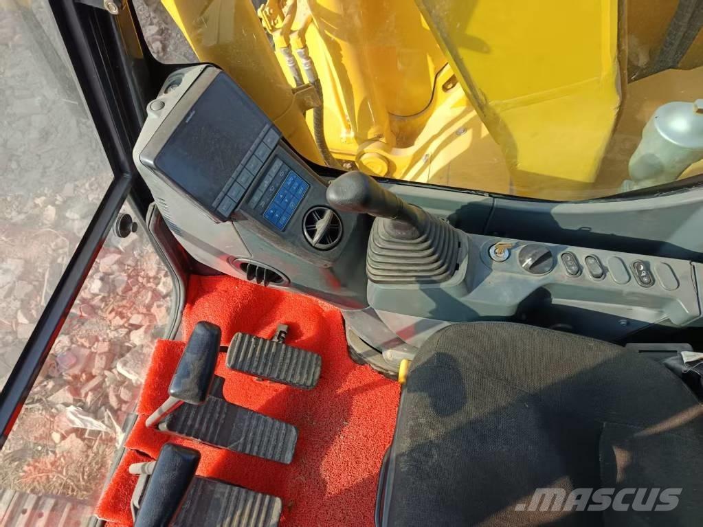 Komatsu PC 138 Crawler excavators