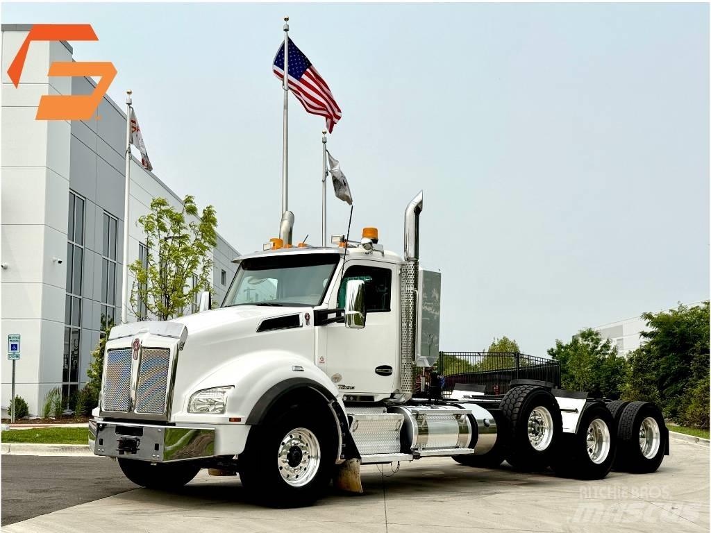Kenworth T 880 Prime Movers