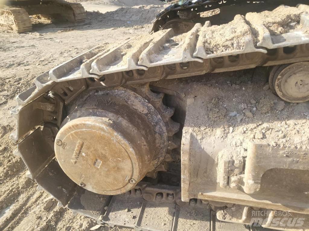Hyundai HX 520 L Crawler excavators