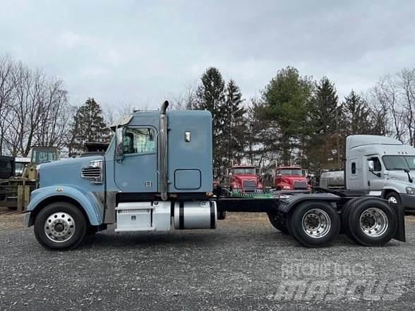 Freightliner 122SD Prime Movers