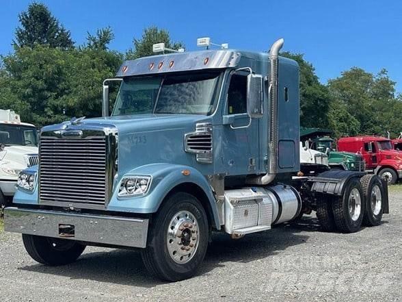 Freightliner 122SD Prime Movers