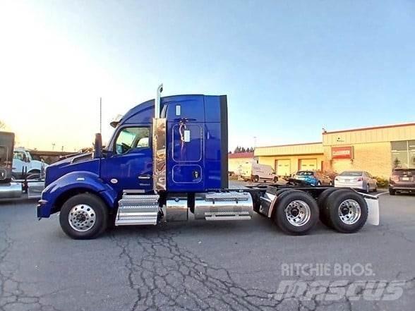 Kenworth T880 Prime Movers
