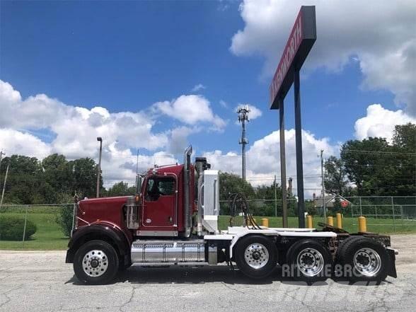 Kenworth W900B Prime Movers