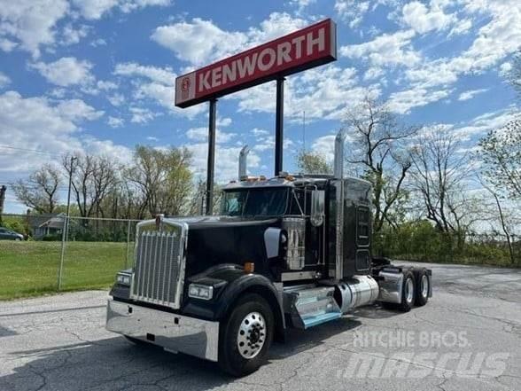 Kenworth W900L Prime Movers