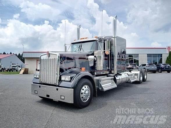 Kenworth W900L Prime Movers