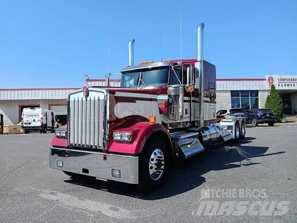 Kenworth W900L Prime Movers