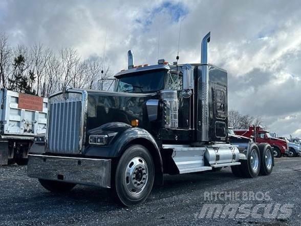 Kenworth W900L Prime Movers