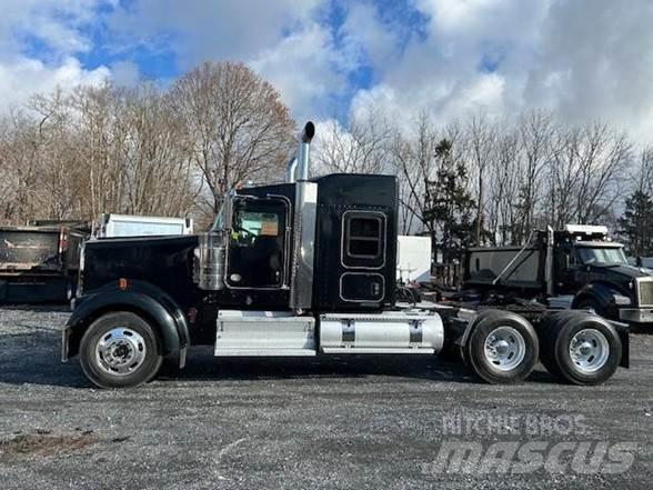 Kenworth W900L Prime Movers