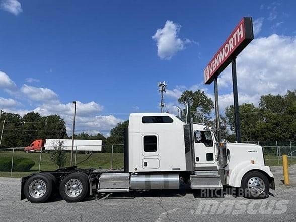 Kenworth W900L Prime Movers