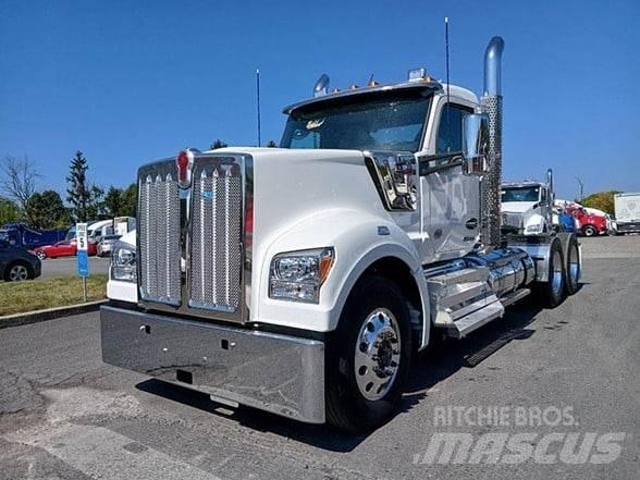 Kenworth W990 Prime Movers