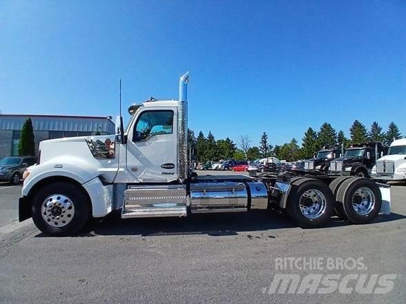 Kenworth W990 Prime Movers