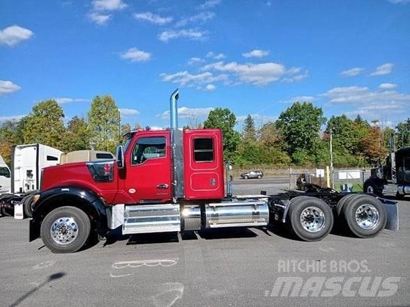 Kenworth W990 Prime Movers