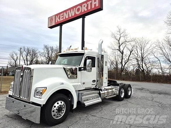Kenworth W990 Prime Movers