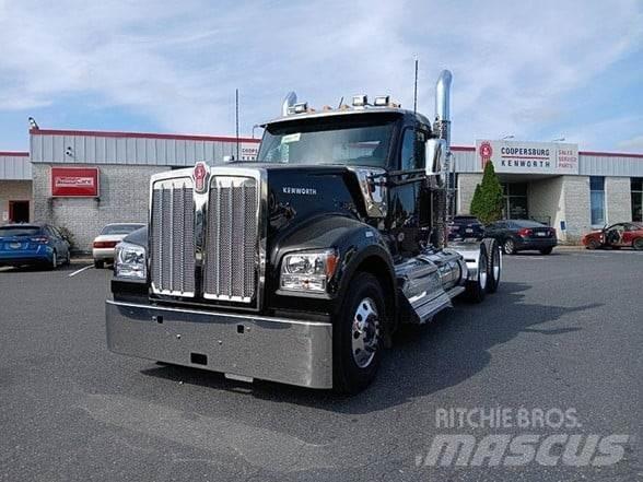 Kenworth W990 Prime Movers