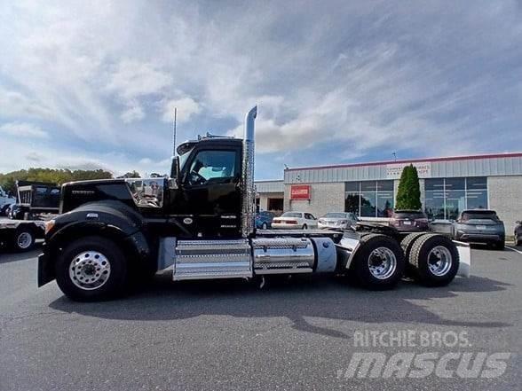 Kenworth W990 Prime Movers