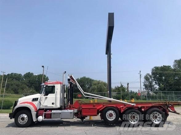 Mack GRANITE GU713 Waste trucks