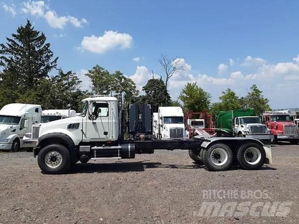 Mack GRANITE GU713 Prime Movers