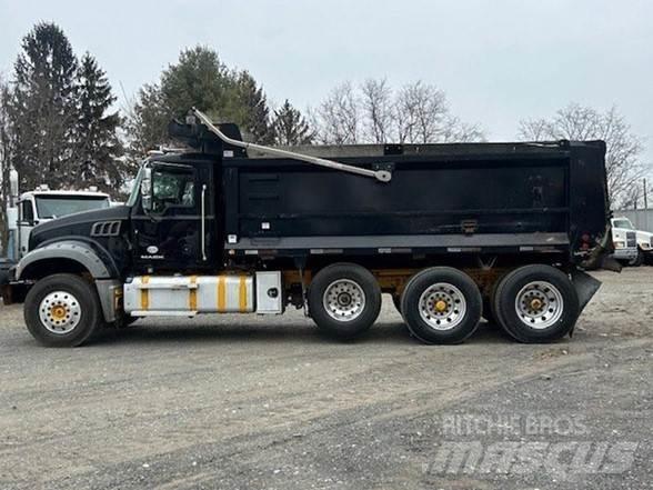 Mack GRANITE GU713 Tipper trucks