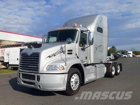 Mack PINNACLE CXU613 Prime Movers