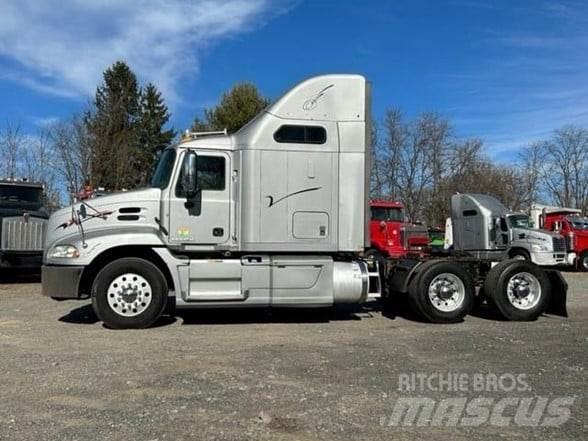 Mack PINNACLE CXU613 Prime Movers