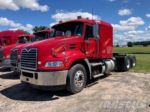 Mack PINNACLE CXU613 Prime Movers