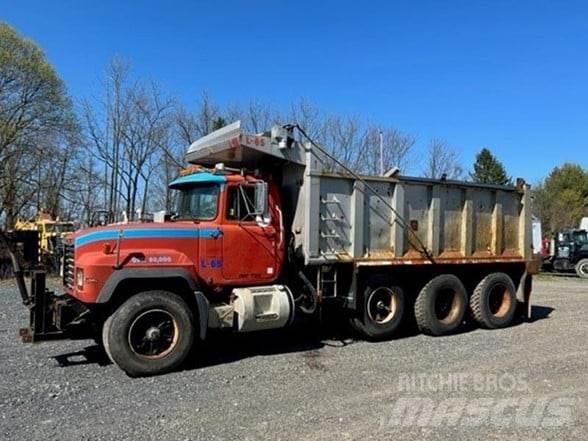 Mack RD688S Tipper trucks