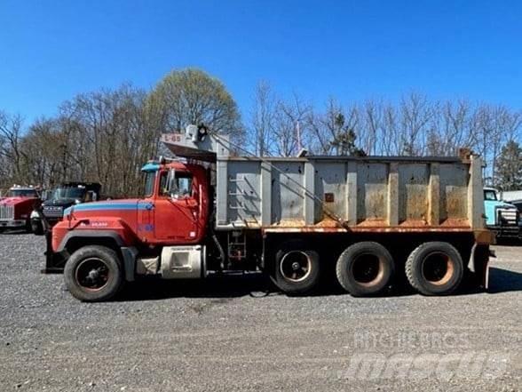 Mack RD688S Tipper trucks