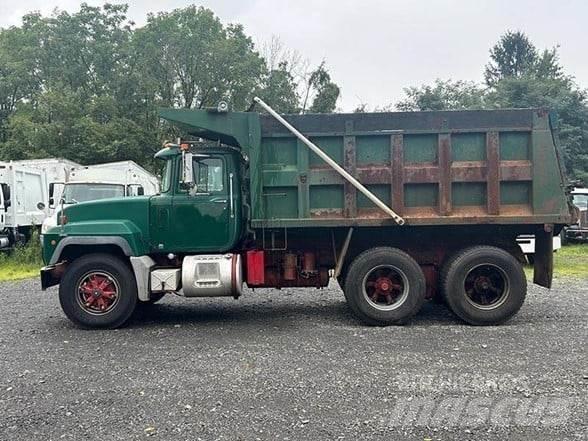 Mack RD688SX Tipper trucks