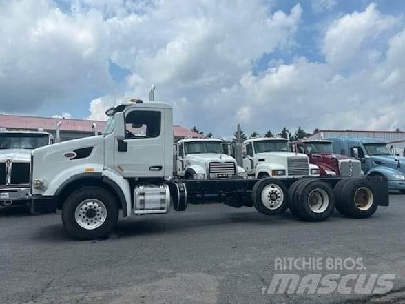 Peterbilt 567 Chassis Cab trucks