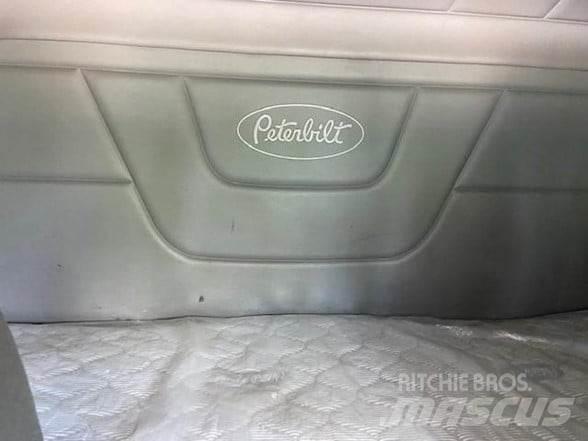 Peterbilt 579 Prime Movers