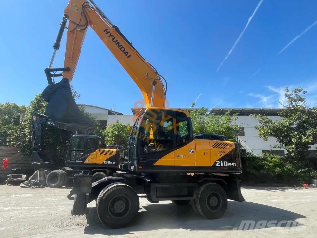 Hyundai R210W Wheeled excavators