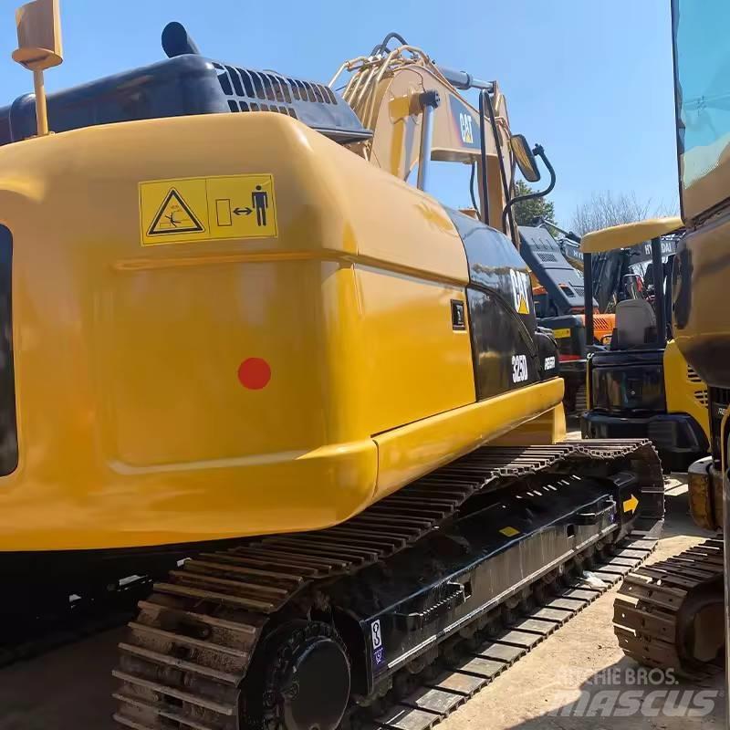CAT 325 D Crawler excavators