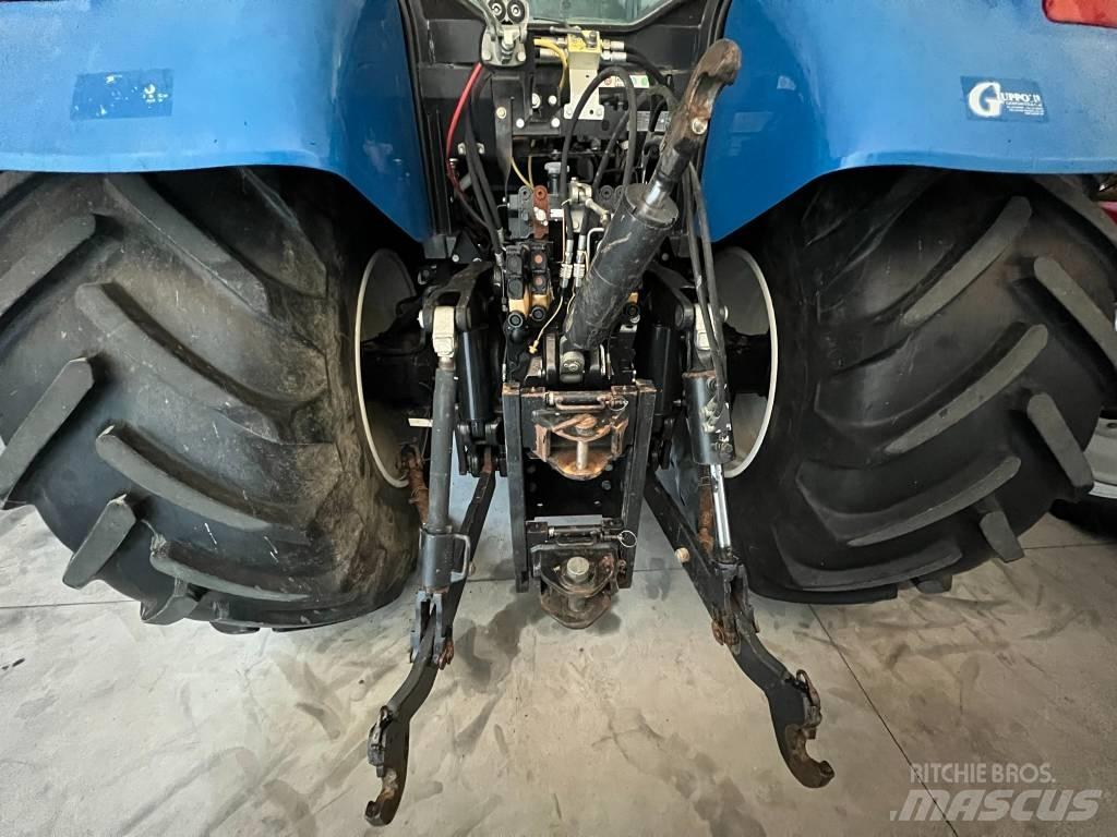 New Holland T 7060 Tractors