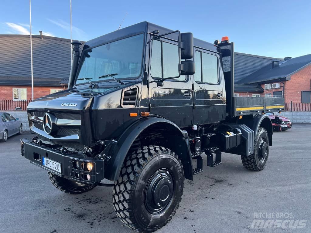 Mercedes-Benz Unimog Flatbed / Dropside trucks