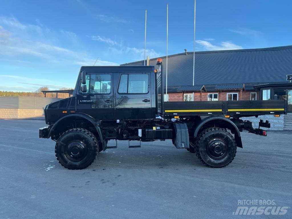 Mercedes-Benz Unimog Flatbed / Dropside trucks