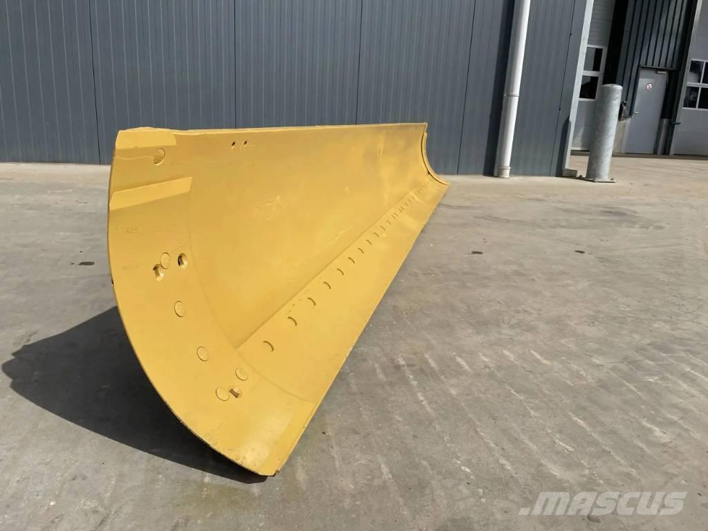 CAT 140H Moldboard Blades