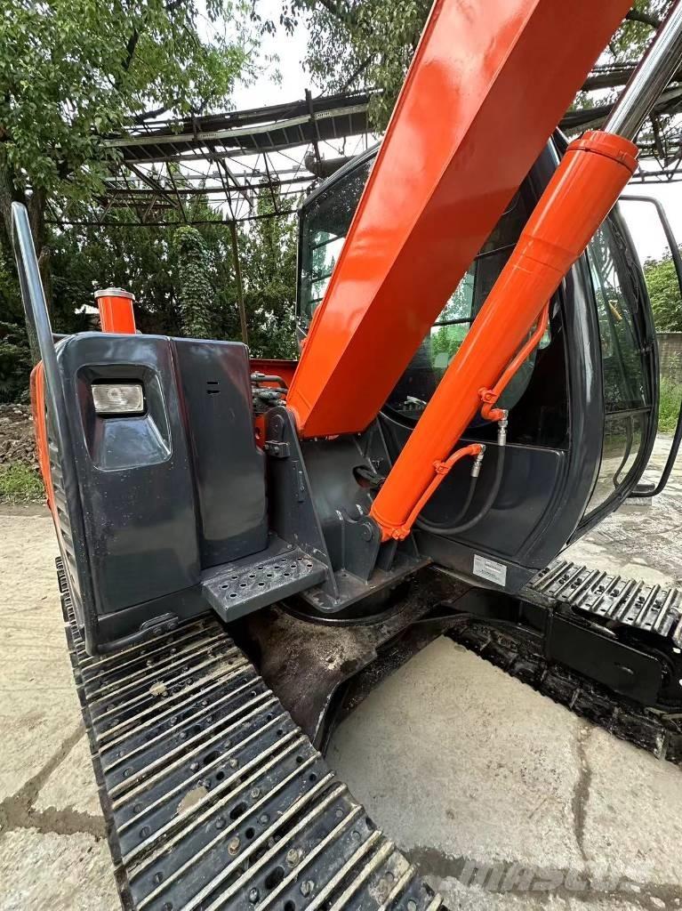 Hitachi 70 Crawler excavators