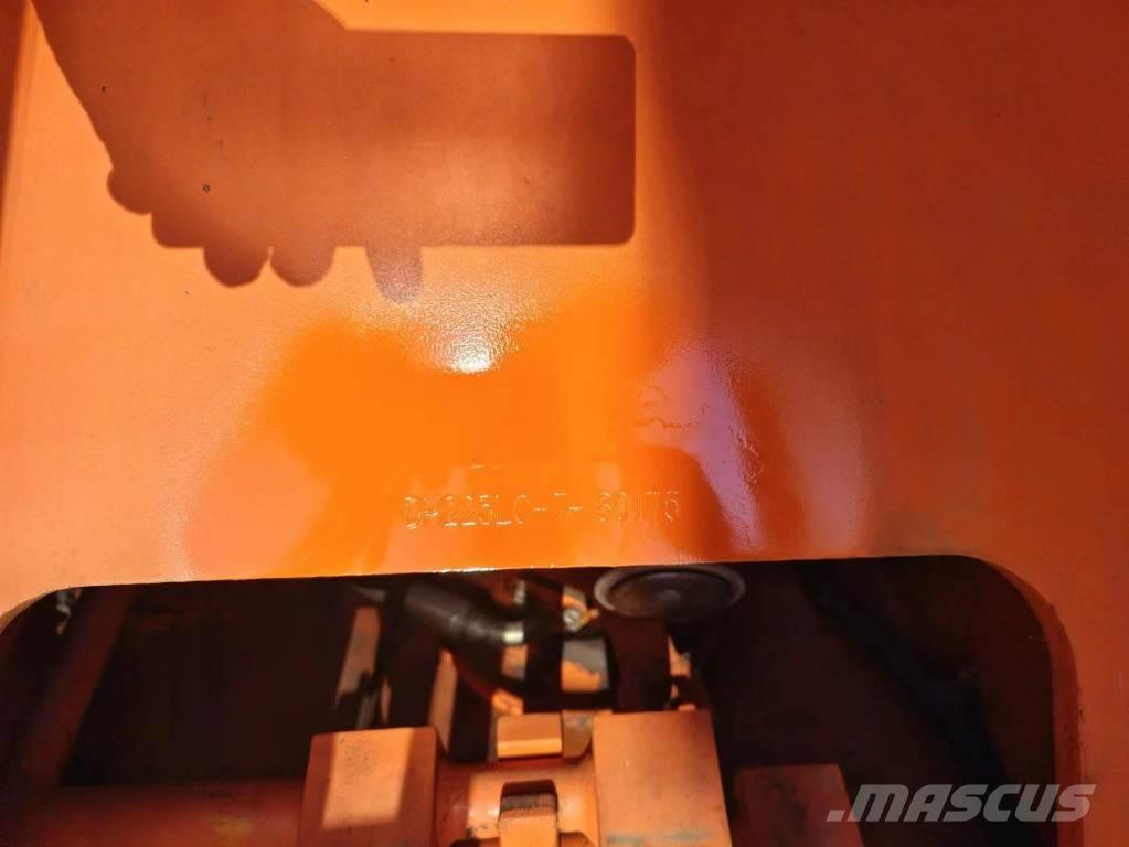 Doosan DH225LC-7 Crawler excavators