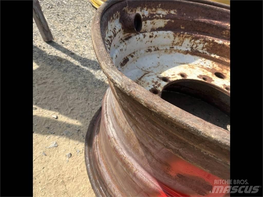 Komatsu 941 24x34 Tyres, wheels and rims