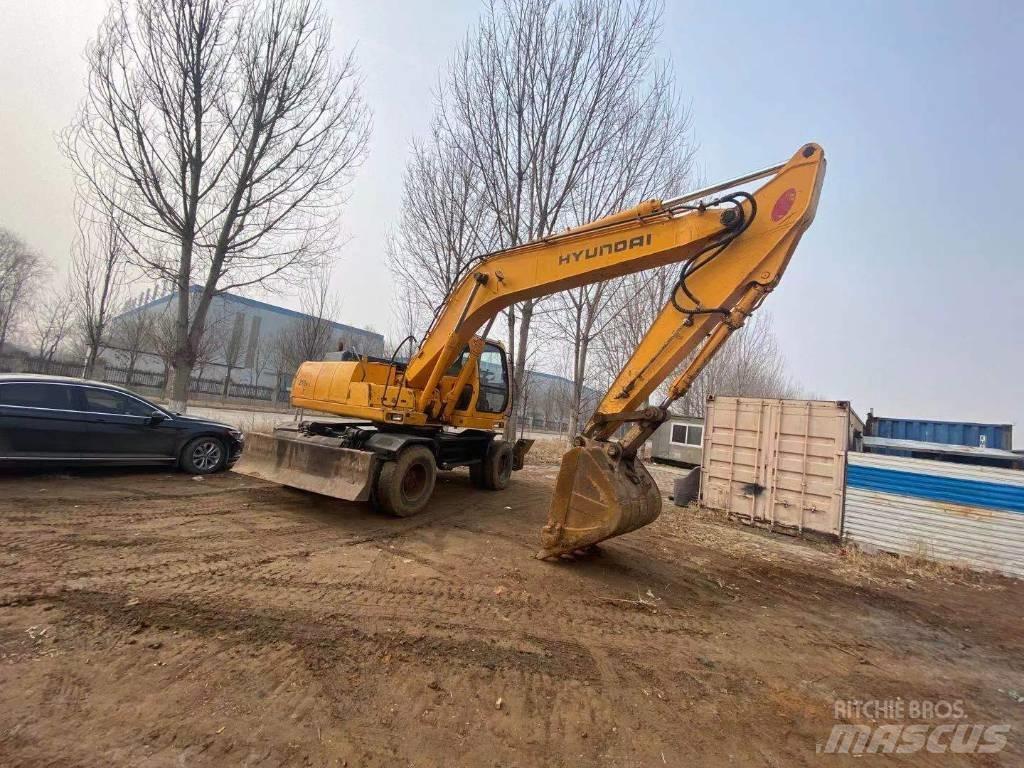 Hyundai R210WD Wheeled excavators