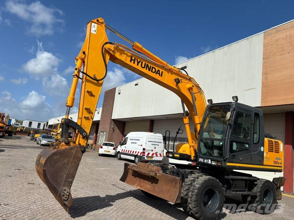 Hyundai 140W-7A Wheeled excavators