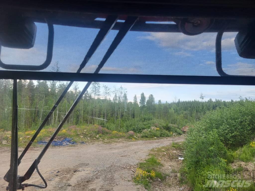 Komatsu 835 Forwarders