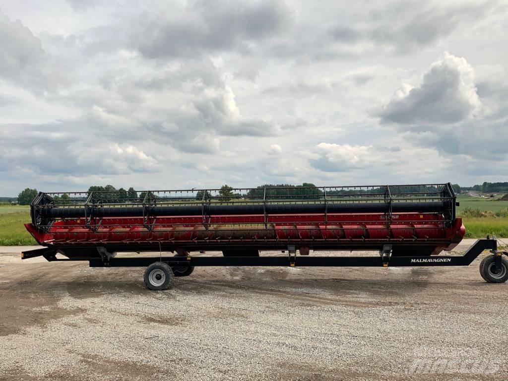 Case IH 3050 Combine harvester heads