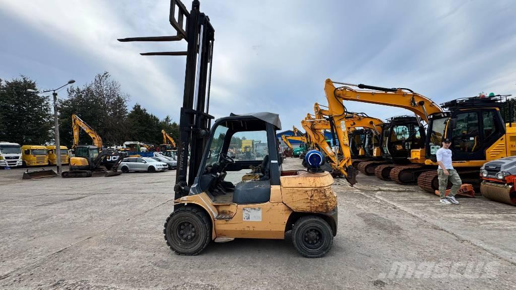 Toyota 02-7 FD 40 LPG trucks